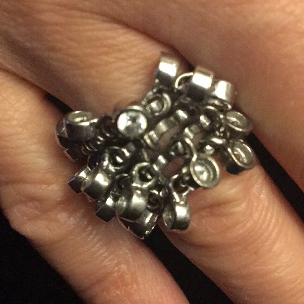 Jingle ring 🤪 - Picture 2 of 3